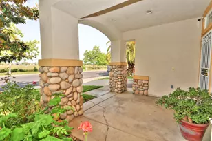 8897 Shasta Lily Dr, Elk Grove, CA 95624 - Photo 4