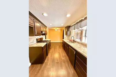 594 Parkwood Drive, Manteca, CA 95336 - Photo 2
