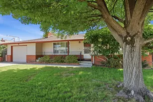 1042 Jay St, Olivehurst, CA 95961 - Photo 2