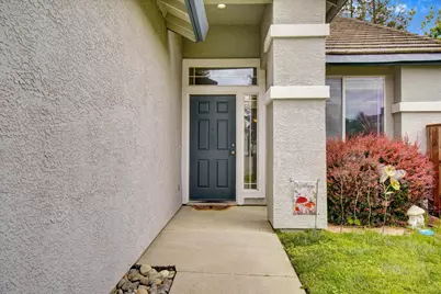 7136 Ryan Taylor Way, Citrus Heights, CA 95621 - Photo 4