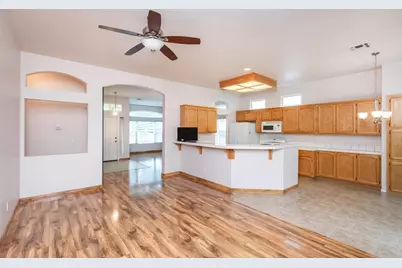 4910 Westham Way, Elk Grove, CA 95758 - Photo 8