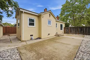 1901 39th St, Sacramento, CA 95816 - Photo 24