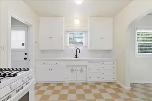 1901 39th St, Sacramento, CA 95816 - Photo 10