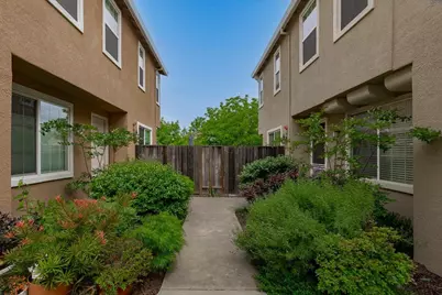 850 Sierra View Circle #1, Lincoln, CA 95648 - Photo 2