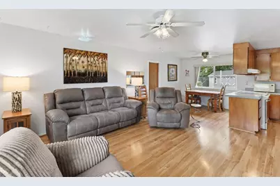 987 Island Avenue, Olivehurst, CA 95961 - Photo 4