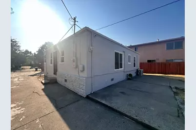5748 Nina Way, Sacramento, CA 95824 - Photo 2