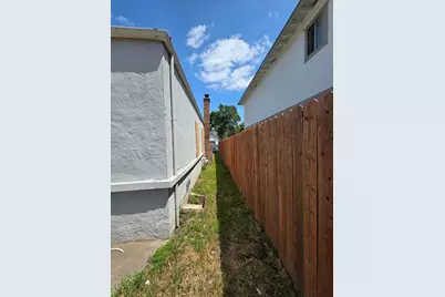 5748 Nina Way, Sacramento, CA 95824 - Photo 22