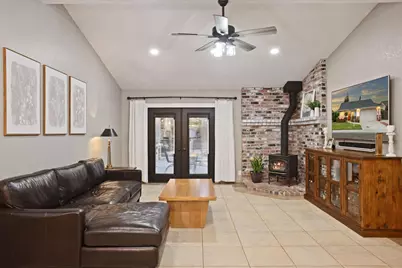 18923 Wildwood Drive, Lockeford, CA 95237 - Photo 10