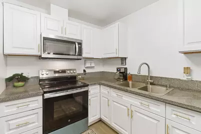 7803 Orchard Woods Circle, Sacramento, CA 95828 - Photo 10