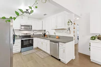 7803 Orchard Woods Circle, Sacramento, CA 95828 - Photo 8