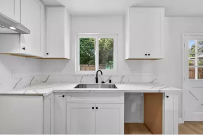 1924 Edwin, Sacramento, CA 95815 - Photo 14