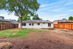 1924 Edwin, Sacramento, CA 95815 - Photo 40