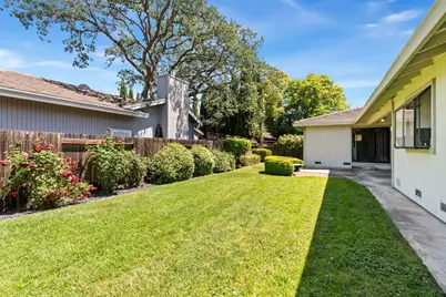 9201 Rock Oak Lane, Fair Oaks, CA 95628 - Photo 32