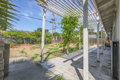 2065 Niantic Way, Sacramento, CA 95822 - Photo 32