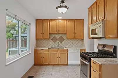 304 E Longview Avenue, Stockton, CA 95207 - Photo 16