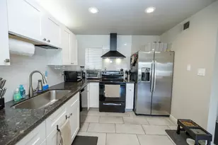 3722 W Benjamin Holt Dr, Stockton, CA 95219 - Photo 10