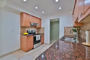 6821 Havenhurst Dr, Sacramento, CA 95831 - Photo 12