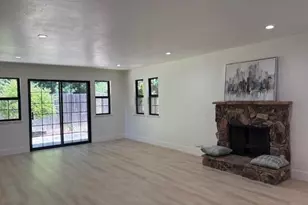 6821 Havenhurst Dr, Sacramento, CA 95831 - Photo 6