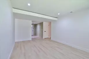 6821 Havenhurst Dr, Sacramento, CA 95831 - Photo 16