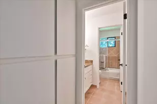 6821 Havenhurst Dr, Sacramento, CA 95831 - Photo 18