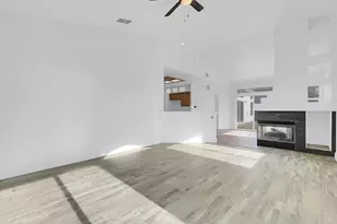 2004 Falls Dr, Yuba City, CA 95993 - Photo 16