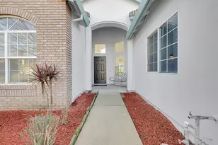2004 Falls Dr, Yuba City, CA 95993 - Photo 4