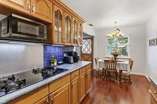 2318 Thompson Way, Sacramento, CA 95822 - Photo 16