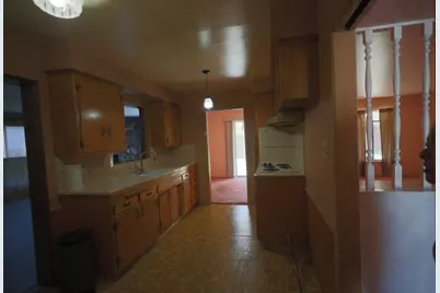 5080 Bonniemae Way, Sacramento, CA 95820 - Photo 2