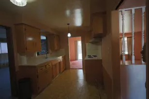 5080 Bonniemae Way, Sacramento, CA 95820 - Photo 2