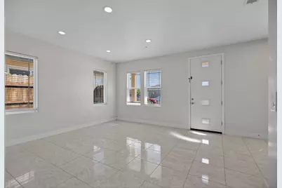 5960 Cortes Court, Sacramento, CA 95824 - Photo 2