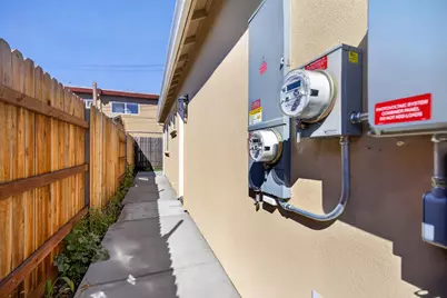 5960 Cortes Court, Sacramento, CA 95824 - Photo 22