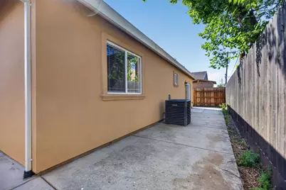 5960 Cortes Court, Sacramento, CA 95824 - Photo 20