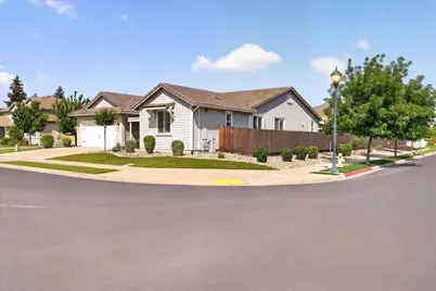 1710 Adeline Court, Hughson, CA 95326 - Photo 4
