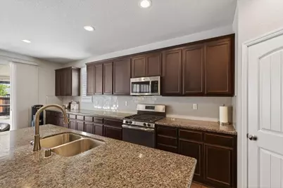 1710 Adeline Court, Hughson, CA 95326 - Photo 8