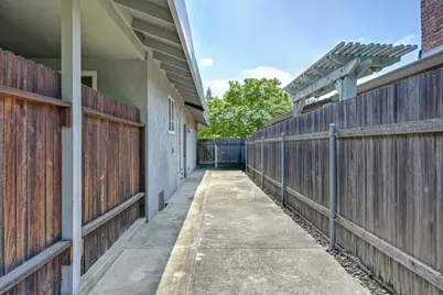 21 Saratoga Circle, Sacramento, CA 95864 - Photo 36