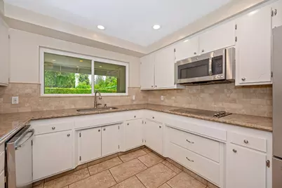 21 Saratoga Circle, Sacramento, CA 95864 - Photo 12