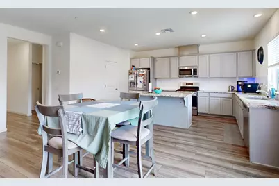 2075 Haskins Way, Olivehurst, CA 95961 - Photo 6