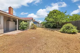 1118 Fallbrook Dr, Stockton, CA 95210 - Photo 26