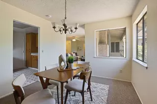1118 Fallbrook Dr, Stockton, CA 95210 - Photo 10
