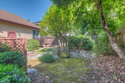 1657 Aylesbury Way, Roseville, CA 95747 - Photo 40