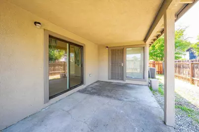 7517 Circle Parkway, Sacramento, CA 95823 - Photo 32