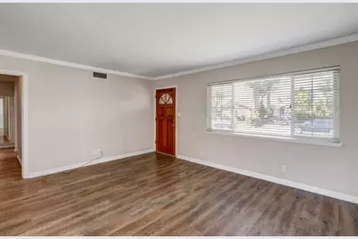 2154 Meadowglen Avenue, Sacramento, CA 95832 - Photo 4