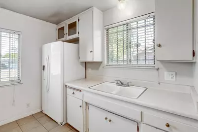 2154 Meadowglen Avenue, Sacramento, CA 95832 - Photo 14