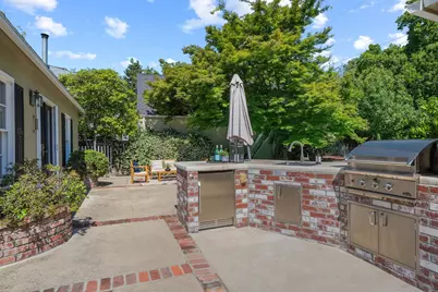 1049 11th Avenue, Sacramento, CA 95818 - Photo 38