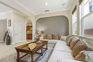 6817 Vilamoura Way, Elk Grove, CA 95757 - Photo 14