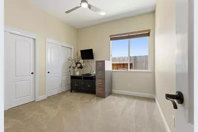 6817 Vilamoura Way, Elk Grove, CA 95757 - Photo 32