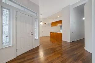 1350 S Grand St, Visalia, CA 93292 - Photo 6