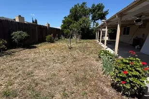 8204 Essen Way, Sacramento, CA 95823 - Photo 12