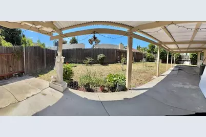 8204 Essen Way, Sacramento, CA 95823 - Photo 10