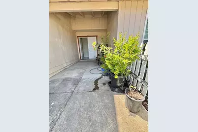 8204 Essen Way, Sacramento, CA 95823 - Photo 2